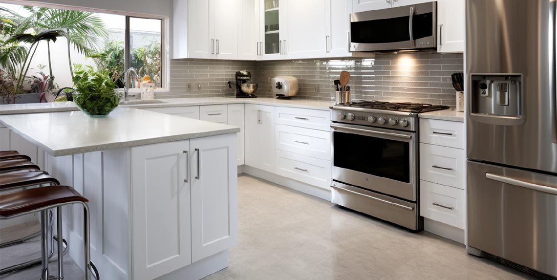 White kitchen with shaker style cabinets White kitchen with shaker style cabinets